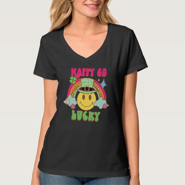 Camiseta St Patricks Day Happy Go Lucky Rainbow Happy Face  (Frente)
