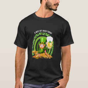 Camiseta St Patrick's Day Irish Gnome Drink Wine Shamrock R