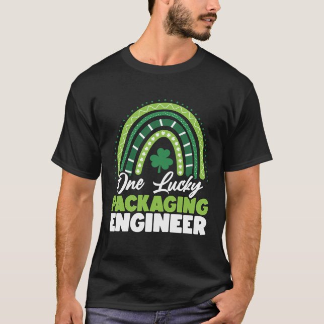 Camiseta St Patricks Day One Lucky Packaging Engineer (Frente)