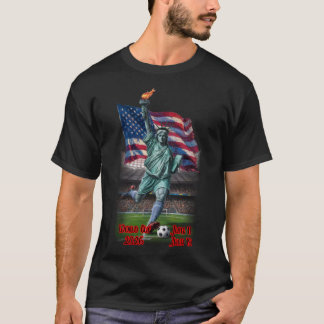 Camiseta Statue of Liberty plays Soccer on a Black