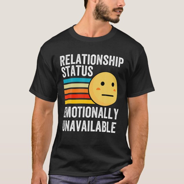 Camiseta Status de Relacionamento Indisponível Emocionalmen (Frente)