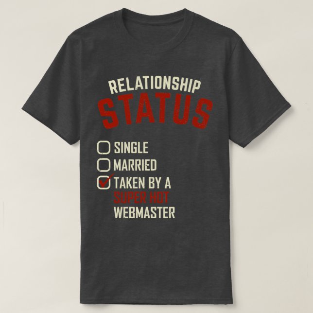 Camiseta Status De Relacionamento Tomado Por Um Super Hot W (Frente do Design)