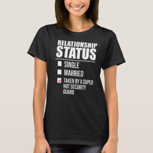 Camiseta Status do Relacionamento Tirado da Guarda de Segur