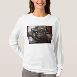 Camiseta Steampunk - Máquina de Escrever - Uma máquina de e