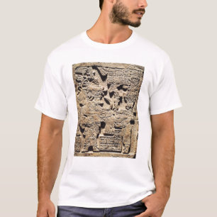 Camiseta Stela que descreve um padre alto e uma mulher