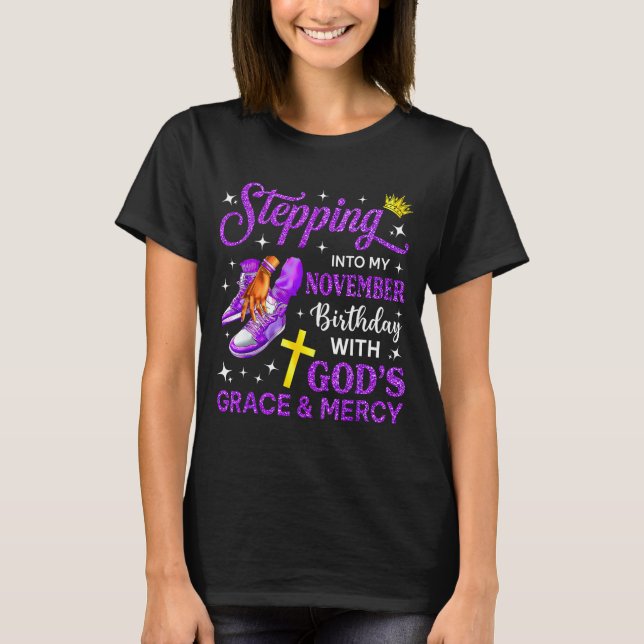 Camiseta Stepng Into My November Birthday Queen Sneakers Gi (Frente)