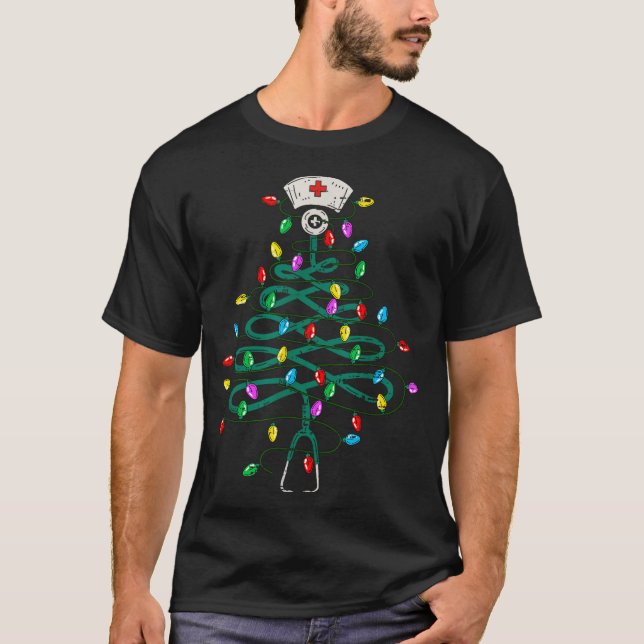 Camiseta Stethoscope Christmas Tree Lights Nurse Christmas  (Frente)