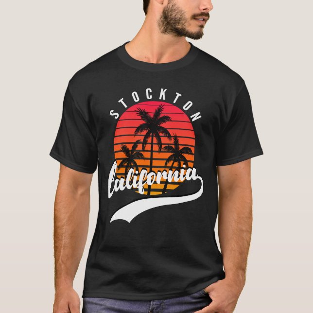 Camiseta Stockton, California Retro Sunset Men's T-Shirt (Frente)