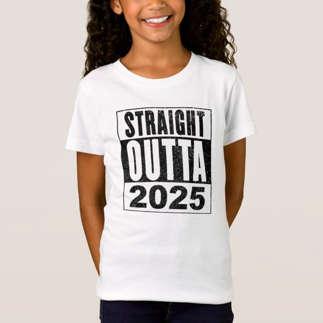 Camiseta Straight Outta 2025 (Frente)
