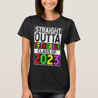 Camiseta Straight Outta Fifth Grade 2023 Graduation 5th Gra