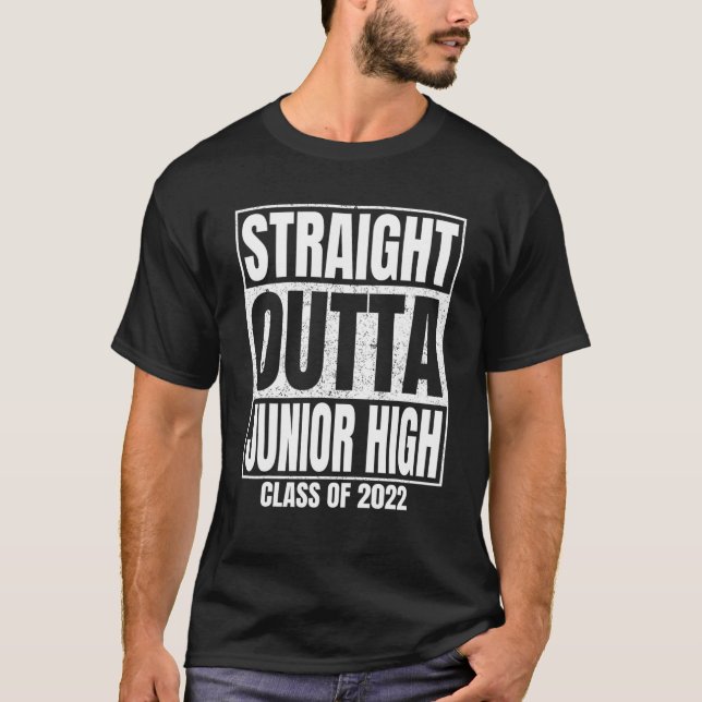 Camiseta Straight Outta Junior High Graduation Class Of 202 (Frente)