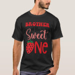 Camiseta Strawberry First Birthday Matching Brother of the<br><div class="desc">Morango Primeiro Aniversário Matando Irmão do Suor Um Camisa</div>