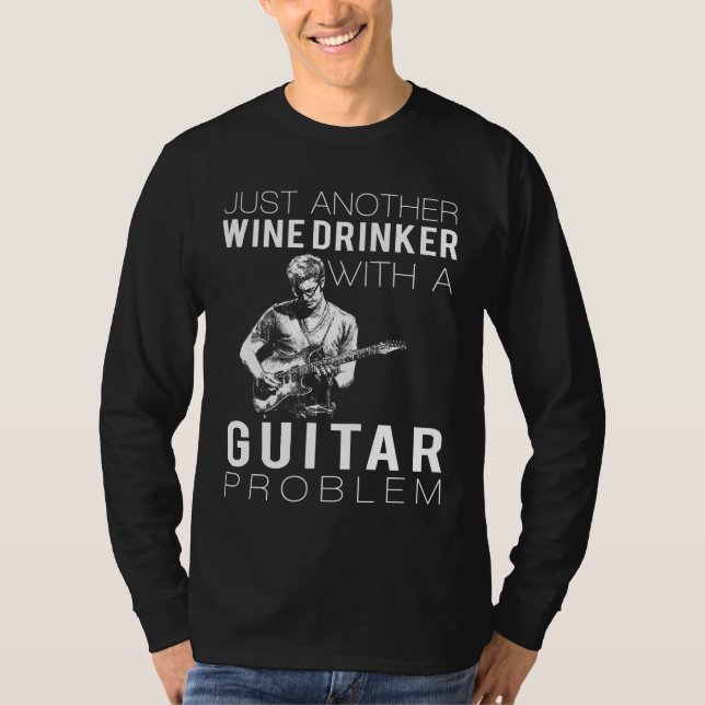 Camiseta Strings & Sips: Apenas outro Bebê de Vinho com um  (Frente)