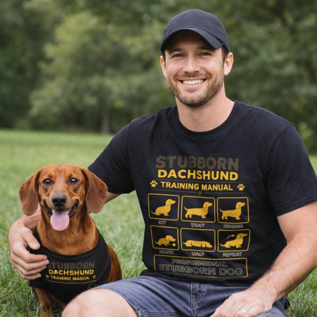 Camiseta Stubborn Dachshund Training Manual Retro Dog Art (Criador carregado)