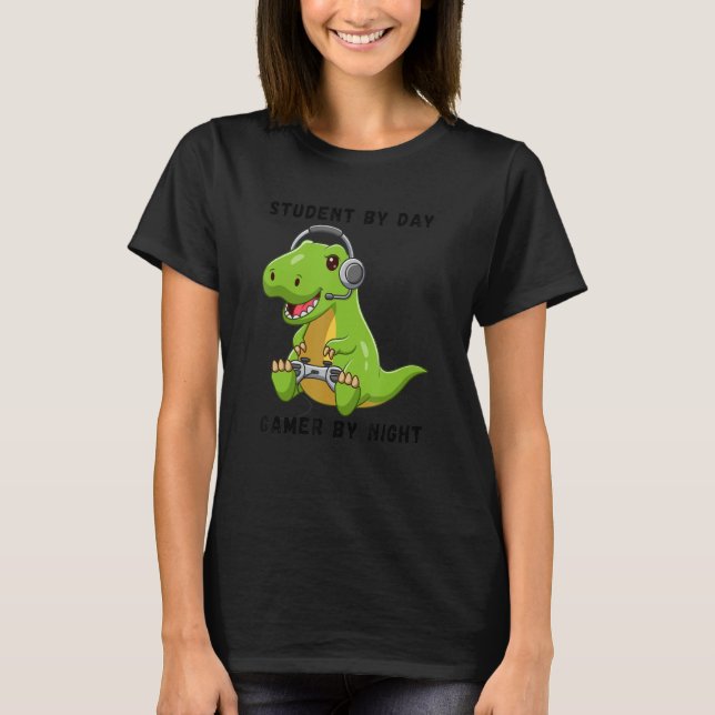 Camiseta Student By Day Gamer By Night Meme Rex Dinosaur (Frente)