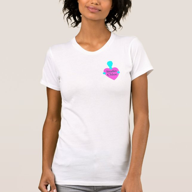 Camiseta Studio Chloe Logo - Corte feminino (Frente)