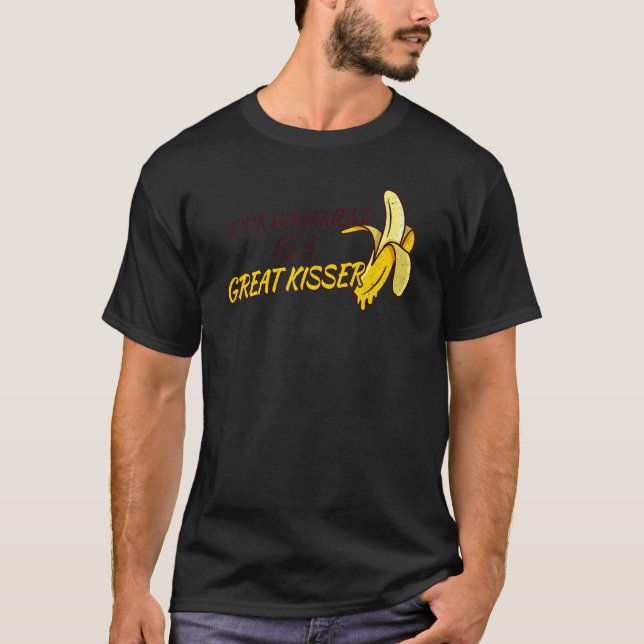 Camiseta Sua Namorada É Uma Ótima Beijadora (Frente)