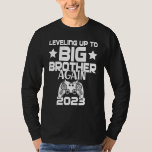 Camiseta Subindo de Nível Para Irmão Mais Velho Novamente A