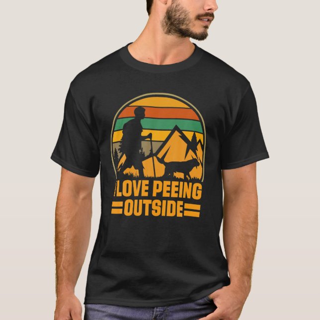Camiseta Summer I Love Peeing Lá Fora, Acampamento Retro En (Frente)