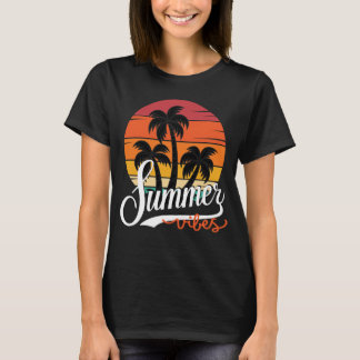 Camiseta Summer Vibes Retro Sunset e Palmeiras Mulheres