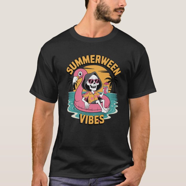 Camiseta Summerween Vibes Skeleton Flamingo Float Summer Ha (Frente)