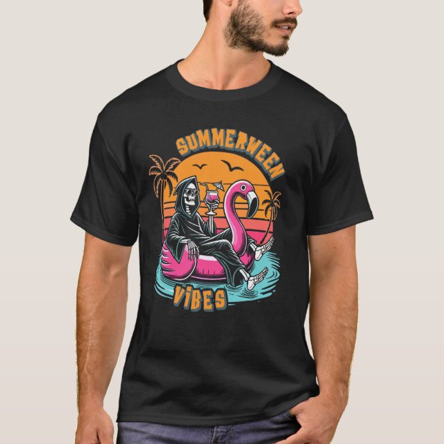 Camiseta Summerween Vibes Skeleton Flamingo Spooky Hallowee (Frente)