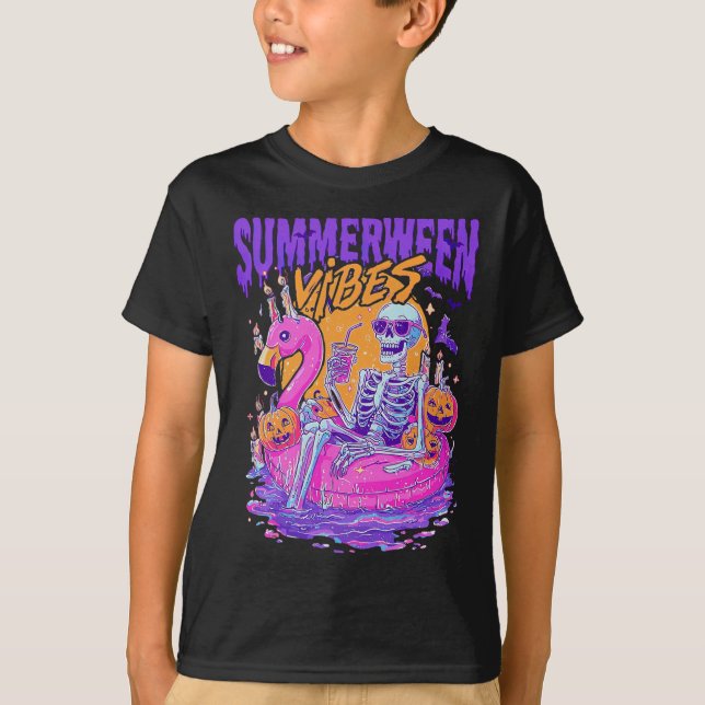 Camiseta Summerween Vibes Skeleton Pumpkin Férias Spooky (Frente)