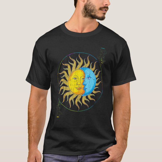 Camiseta Sun Moon Celestial Corpo Universe Bohemian Astrolo (Frente)