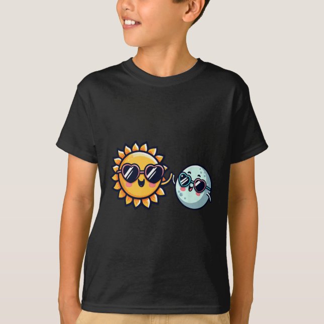 Camiseta Sun Moon Friends Total Eclipse Solar 2024 Boys Gir (Frente)