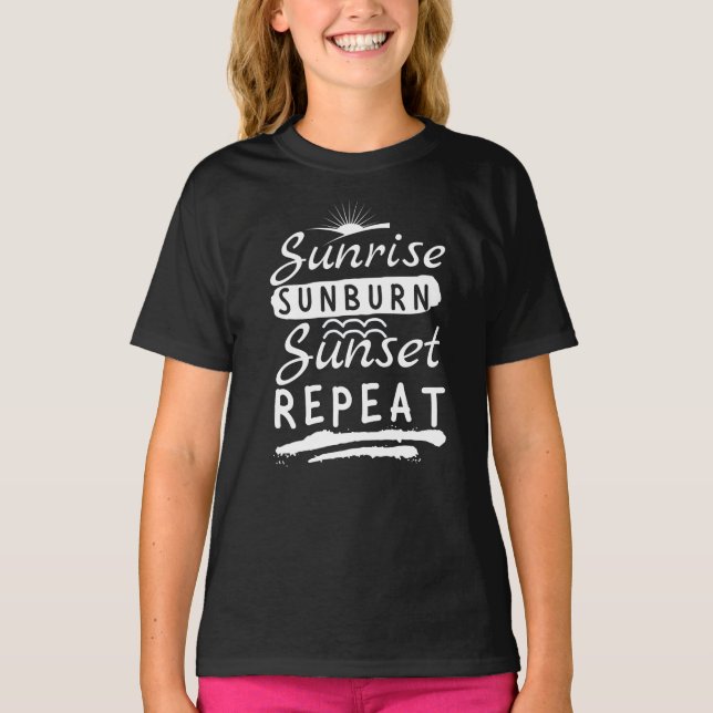Camiseta Sunrise Sunset Repetir Verão Praia T-Shirt (Frente)