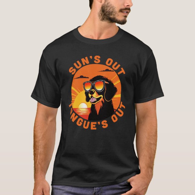 Camiseta Sun's Out, Tongue's Out Get Your Puppy Summer Vibe (Frente)