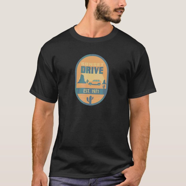 Camiseta Sunset Drive 1971 Summertime Cactus Desert Road Tr (Frente)