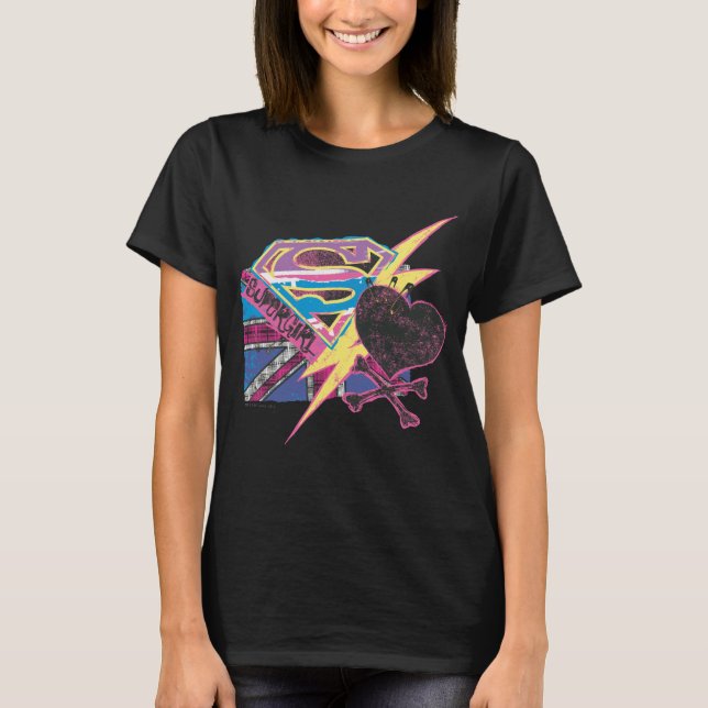 Camiseta Supergirl Flag e Crossbones (Frente)