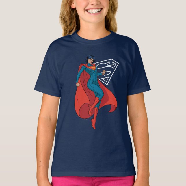 Camiseta Supergirl Hovering in Blue Suit (Frente)