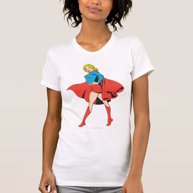 Camiseta Supergirl Strikes a Pose (Frente)