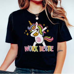 Camiseta Suporte Emocional ao Rainbow Unicorn Work Bestie