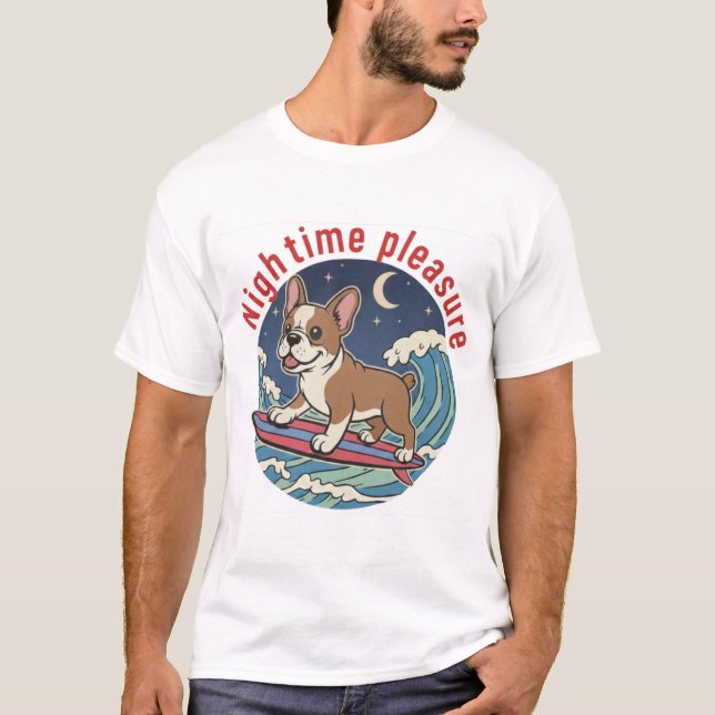 Camiseta Surfando Frenchie sob a Luz do Luar - Cachorro Ret (Frente)