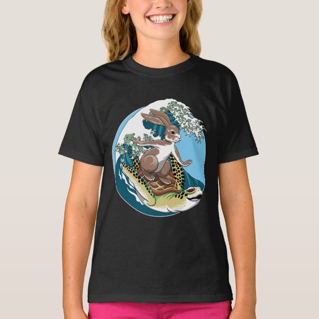 Camiseta Surfe de Verão - Ilustração de Tartaruga e Coelho (Frente)
