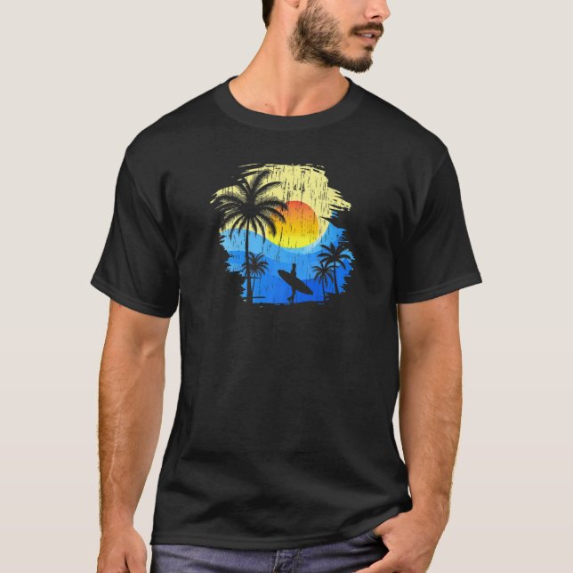Camiseta Surfer Com Areia E Palmas De Praia Sunset De Conse (Frente)