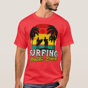 Camiseta Surfer de Retrô de Férias na Praia do Surfe Malibu