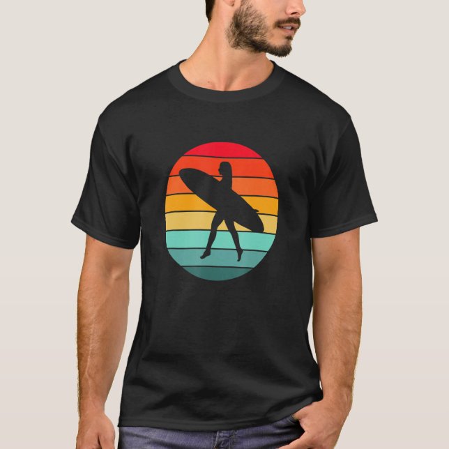 Camiseta Surfer Girl Silhouette in a Sunset Circle (Frente)