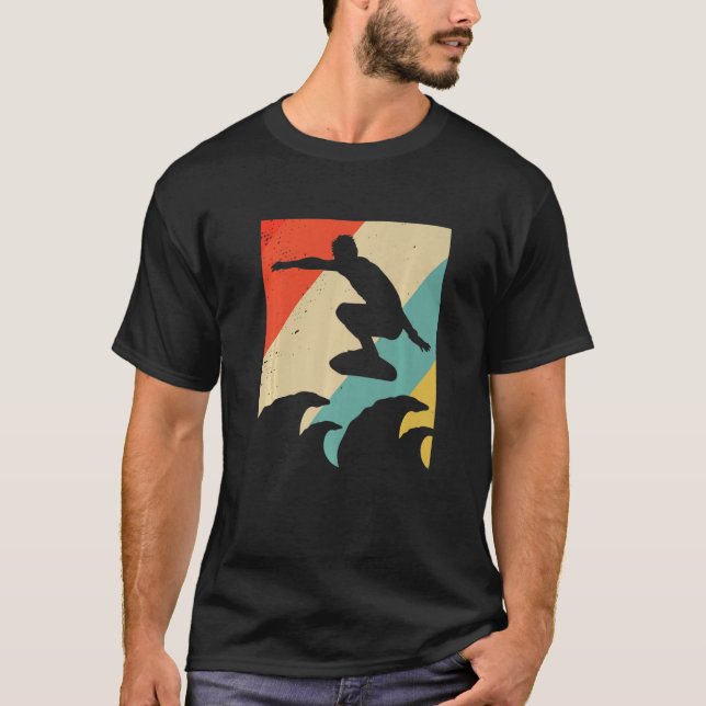 Camiseta Surfer Riding Waves Vintage Surfing (Frente)