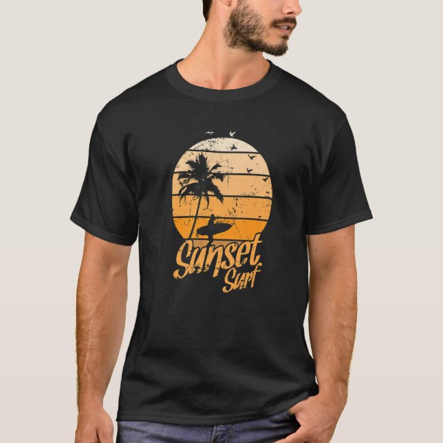 Camiseta Surfing in the Twilight with Palm (Frente)