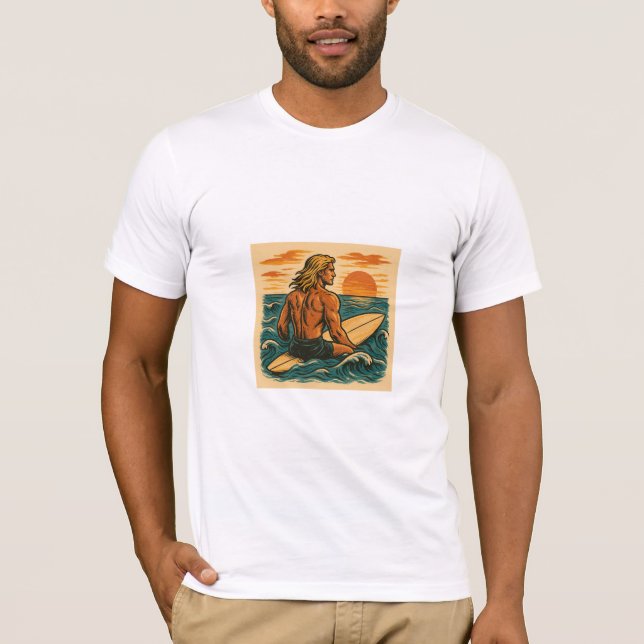 Camiseta Surfista no oceano sentado em sua prancha (Frente)