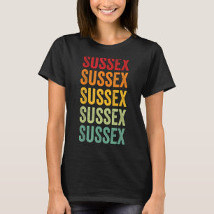 Camiseta Sussex County Delaware Design de texto arco-íris