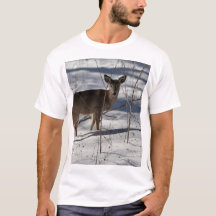 Sussurro de inverno: Neve Deer Tee