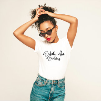 Camiseta "Sutil Ainda Em Greve" Confidente Minimalista