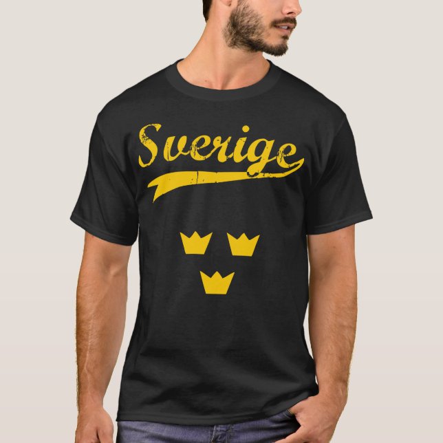 Camiseta Sweden, Sverige, 3 crowns and text (Frente)