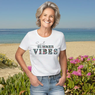 Camiseta Sweet Summer Vibes - Tipografia Floral