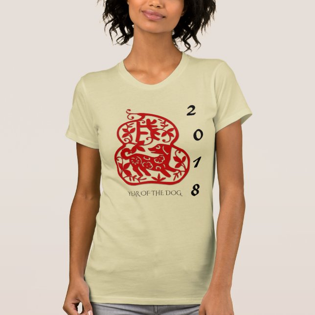Camiseta T 2018 vermelho da mulher do ano do cão de (Frente)